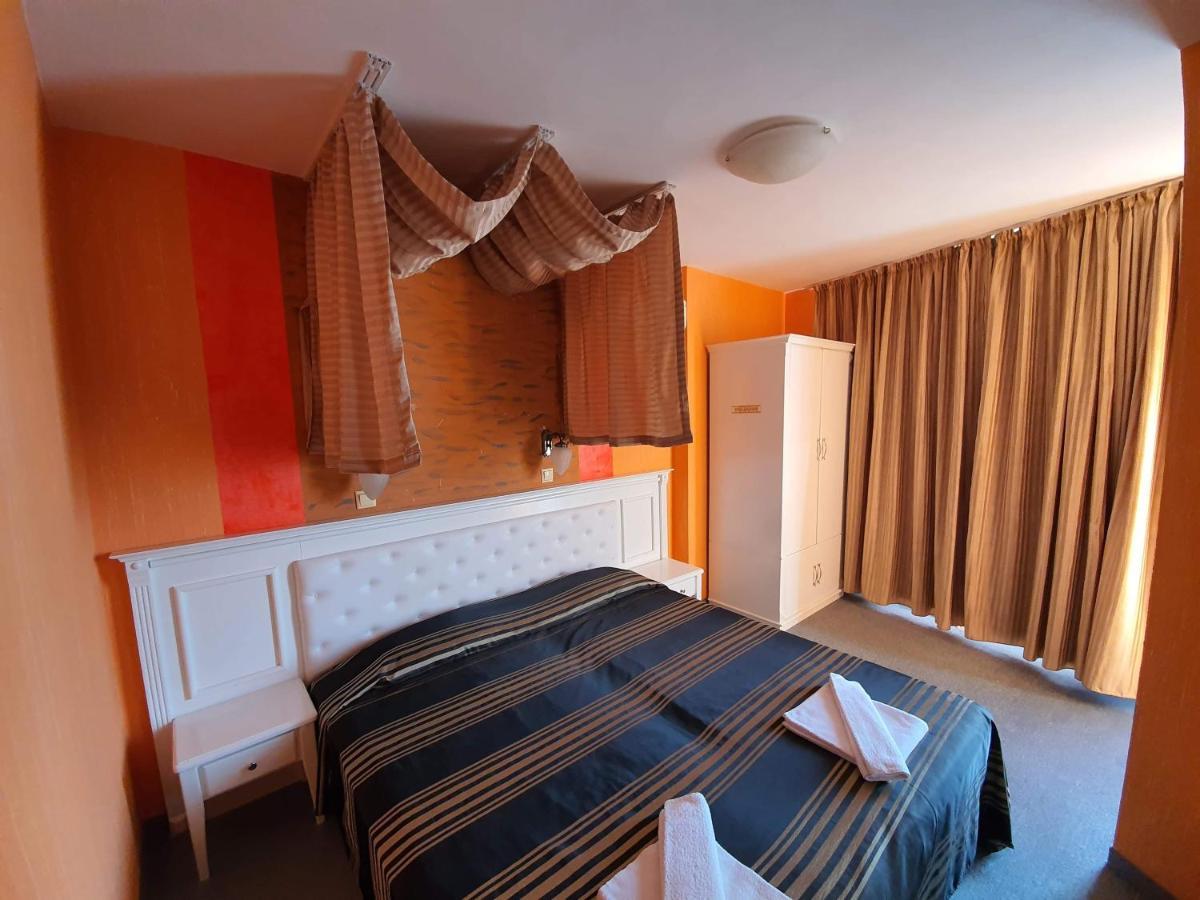 Family Hotel Paros Pomorie Exterior foto