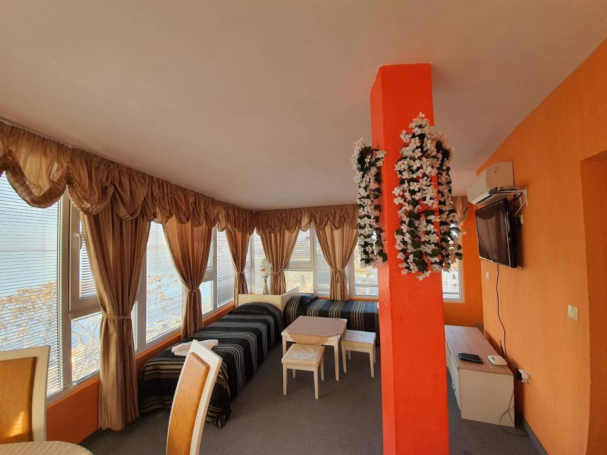 Family Hotel Paros Pomorie Exterior foto