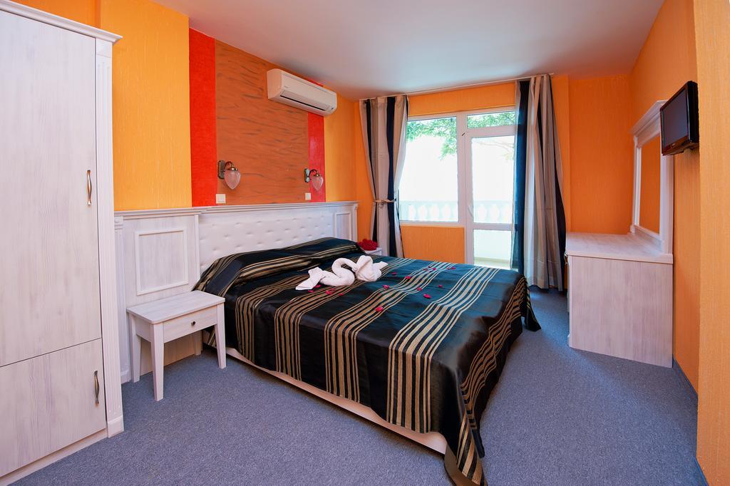 Family Hotel Paros Pomorie Cameră foto