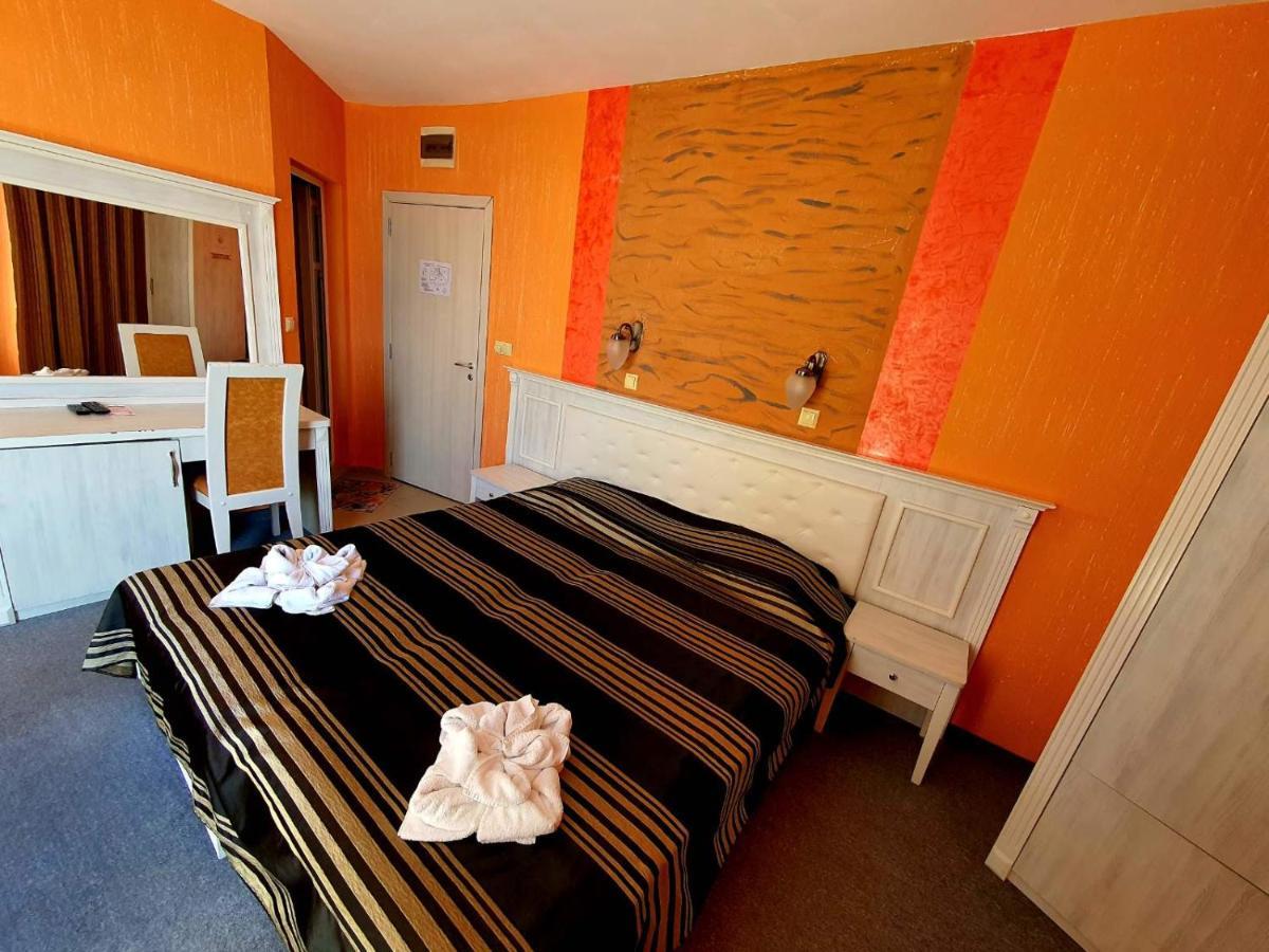 Family Hotel Paros Pomorie Exterior foto