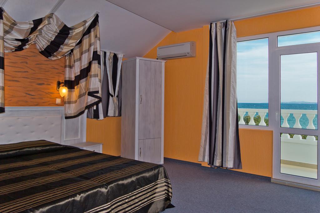 Family Hotel Paros Pomorie Cameră foto